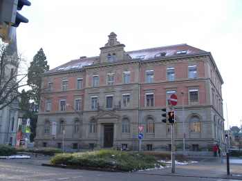 Dienstgebäude Bezirksamt - Untere Laube 36